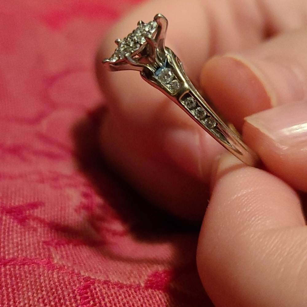 14k Authentic genuine diamonds ring - Picture 3 of 12